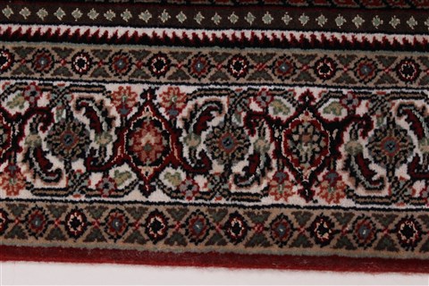 Bidjar Beige Hand Knotted 30 X 55 Area Rug 250-27510 Image 3