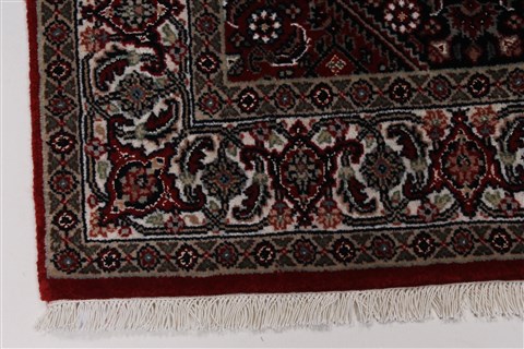 Bidjar Beige Hand Knotted 30 X 55 Area Rug 250-27510 Image 5