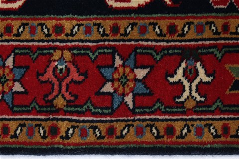 Heriz Red Hand Knotted 30 X 411 Area Rug 250-27511 Image 4