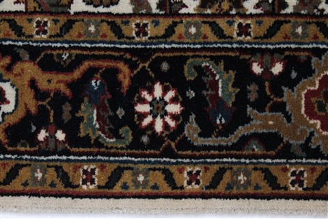 Herati Beige Hand Knotted 30 X 410 Area Rug 250-27513 Image 4