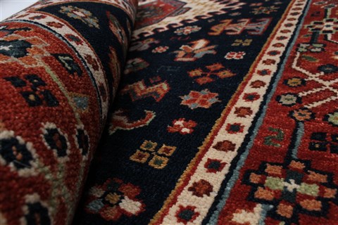 Serapi Red Hand Knotted 30 X 50 Area Rug 250-27515 Image 1