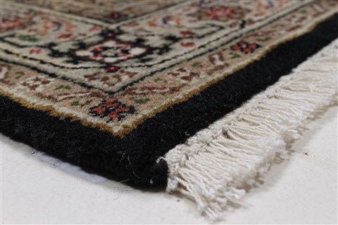 Mahi Beige Hand Knotted 28 X 411 Area Rug 250-27517 Image 5