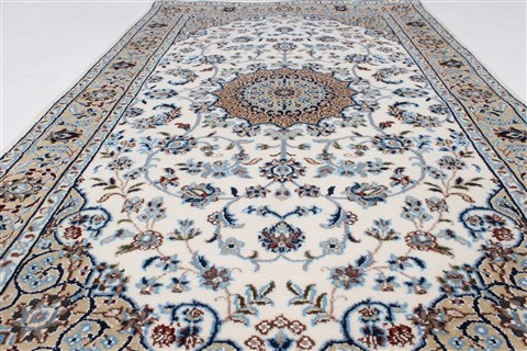 Nain Beige Hand Knotted 30 X 51 Area Rug 250-27529 Image 5
