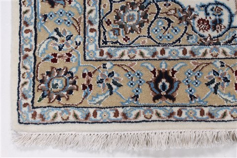 Nain Beige Hand Knotted 30 X 51 Area Rug 250-27529 Image 8