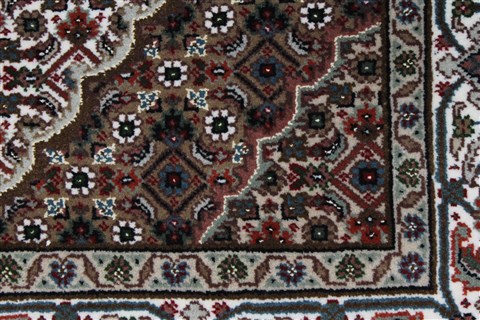 Mahi Beige Hand Knotted 32 X 55 Area Rug 250-27530 Image 5