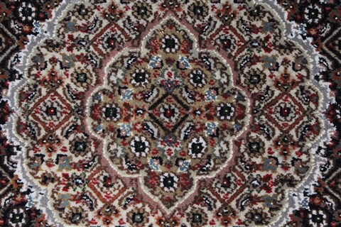 Mahi Beige Hand Knotted 27 X 50 Area Rug 250-27540 Image 4