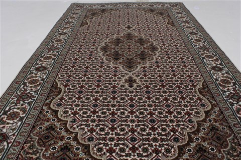 Mahi Beige Hand Knotted 30 X 54 Area Rug 250-27550 Image 1