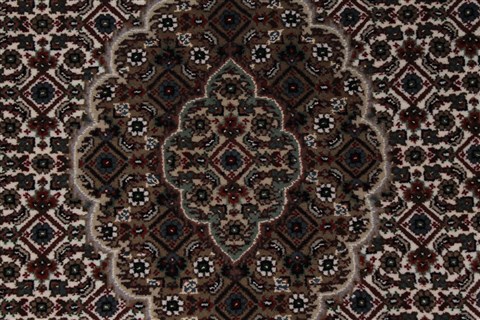 Mahi Beige Hand Knotted 30 X 54 Area Rug 250-27550 Image 3