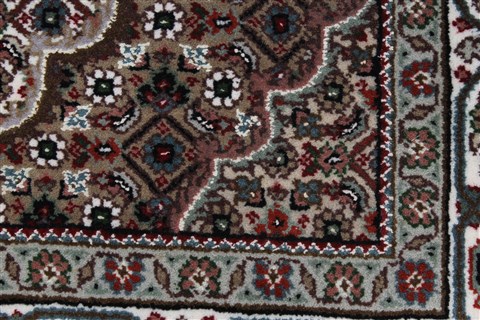 Mahi Beige Hand Knotted 30 X 54 Area Rug 250-27550 Image 7