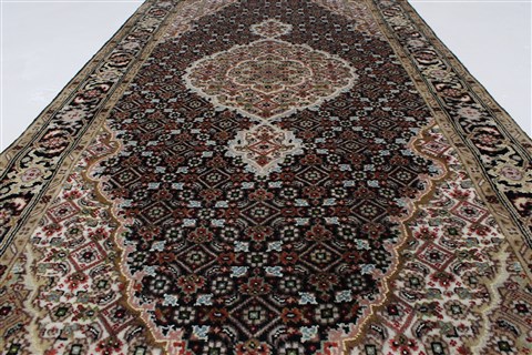 Mahi Beige Hand Knotted 27 X 50 Area Rug 250-27551 Image 1