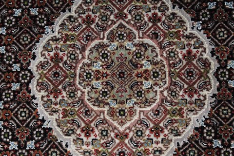 Mahi Beige Hand Knotted 27 X 50 Area Rug 250-27551 Image 3