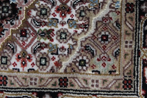 Mahi Beige Hand Knotted 27 X 50 Area Rug 250-27551 Image 7