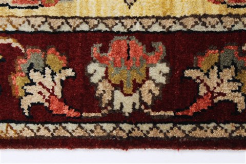 Kashan Beige Hand Knotted 30 X 53 Area Rug 250-27590 Image 3