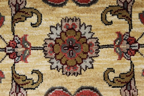 Kashan Beige Hand Knotted 30 X 53 Area Rug 250-27590 Image 4