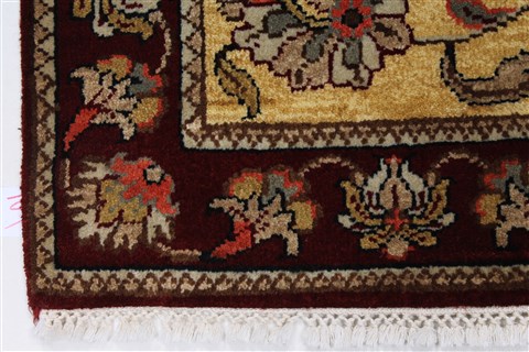 Kashan Beige Hand Knotted 30 X 53 Area Rug 250-27590 Image 5