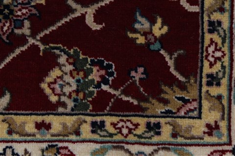 Isfahan Beige Hand Knotted 31 X 410 Area Rug 250-27596 Image 10