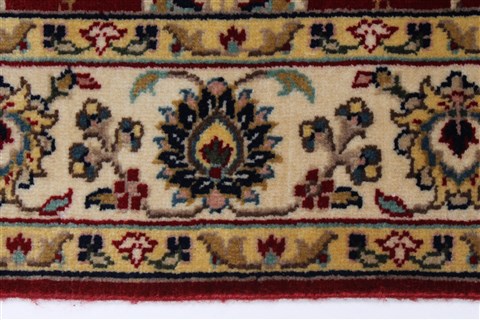 Isfahan Beige Hand Knotted 31 X 410 Area Rug 250-27596 Image 5
