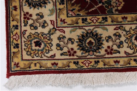 Isfahan Beige Hand Knotted 31 X 410 Area Rug 250-27596 Image 7