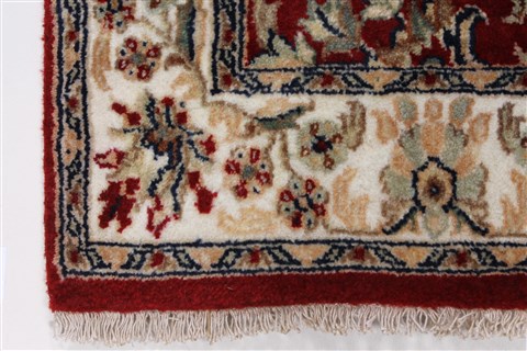 Sarouk Beige Hand Knotted 30 X 51 Area Rug 250-27597 Image 5
