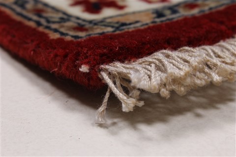Sarouk Beige Hand Knotted 30 X 51 Area Rug 250-27597 Image 6