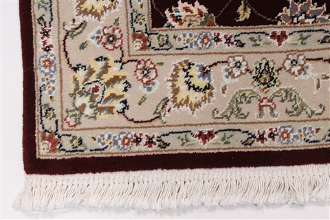 Tabriz Beige Hand Knotted 30 X 50 Area Rug 250-27603 Image 7