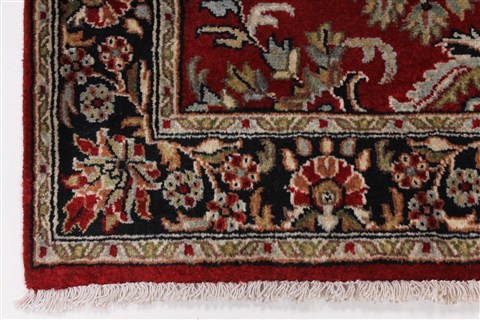 Sarouk Beige Hand Knotted 30 X 51 Area Rug 250-27605 Image 5