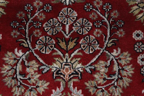 Sarouk Beige Hand Knotted 30 X 51 Area Rug 250-27605 Image 7