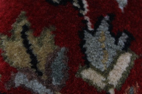 Sarouk Beige Hand Knotted 30 X 51 Area Rug 250-27605 Image 9