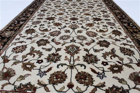 Kashan Beige Hand Knotted 32 X 51 Area Rug 250-27607 Image 3