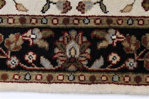 Kashan Beige Hand Knotted 32 X 51 Area Rug 250-27607 Image 4