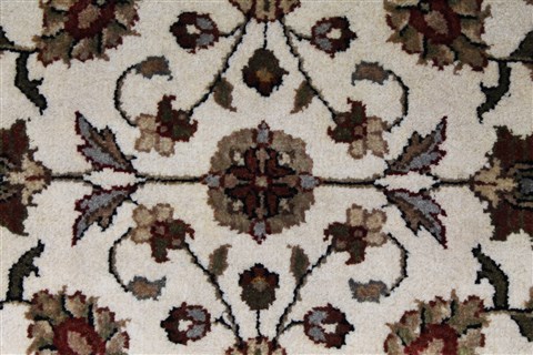 Kashan Beige Hand Knotted 32 X 51 Area Rug 250-27607 Image 5