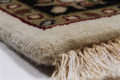 Kashan Beige Hand Knotted 32 X 51 Area Rug 250-27607 Image 7