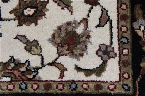 Kashan Beige Hand Knotted 32 X 51 Area Rug 250-27607 Image 9