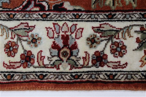 Sarouk Beige Hand Knotted 30 X 50 Area Rug 250-27622 Image 1