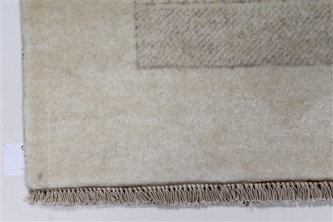 Gabbeh Beige Hand Knotted 30 X 50 Area Rug 250-27653 Image 4
