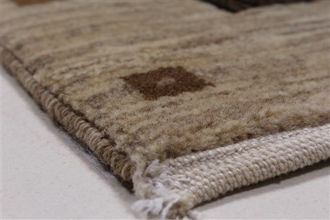 Gabbeh Beige Hand Knotted 30 X 52 Area Rug 250-27658 Image 4