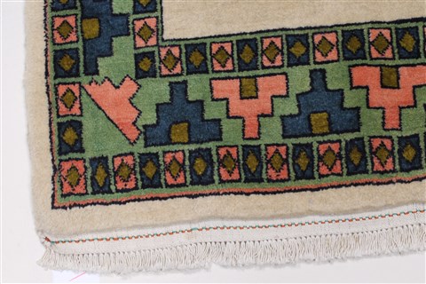 Bidjar Beige Hand Knotted 33 X 410 Area Rug 250-27711 Image 4