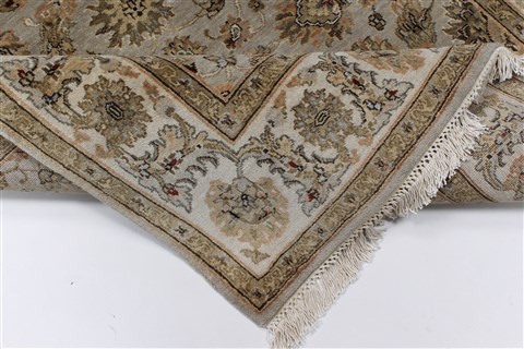 Kashan Beige Hand Knotted 41 X 64 Area Rug 250-27866 Image 3