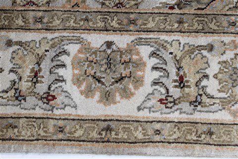Kashan Beige Hand Knotted 41 X 64 Area Rug 250-27866 Image 6