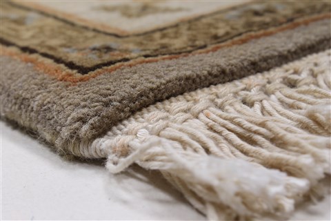 Kashan Beige Hand Knotted 41 X 64 Area Rug 250-27866 Image 9
