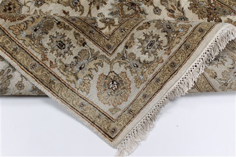 Kashan Beige Hand Knotted 41 X 54 Area Rug 250-27867 Image 12