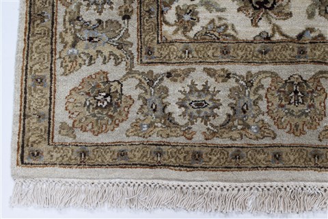 Kashan Beige Hand Knotted 41 X 54 Area Rug 250-27867 Image 6