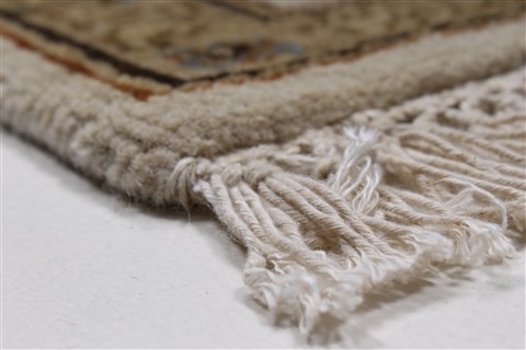 Kashan Beige Hand Knotted 41 X 54 Area Rug 250-27867 Image 7