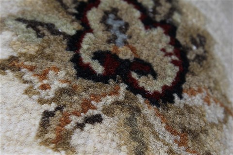 Kashan Beige Hand Knotted 41 X 54 Area Rug 250-27867 Image 9