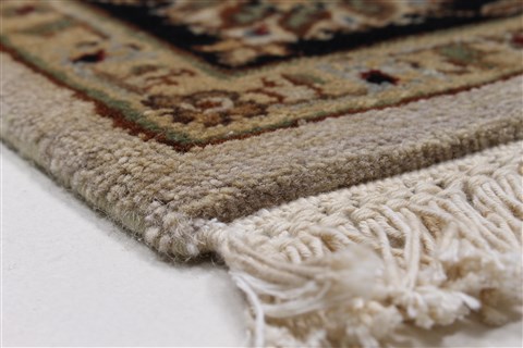 Kashan Beige Hand Knotted 41 X 60 Area Rug 250-27868 Image 9