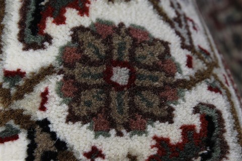 Mahi Beige Hand Knotted 41 X 63 Area Rug 250-27877 Image 9