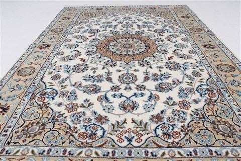Nain Beige Hand Knotted 41 X 62 Area Rug 250-27878 Image 2