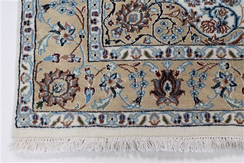 Nain Beige Hand Knotted 41 X 62 Area Rug 250-27878 Image 5
