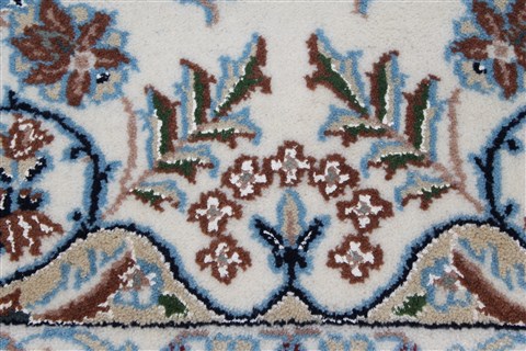 Nain Beige Hand Knotted 41 X 62 Area Rug 250-27878 Image 7