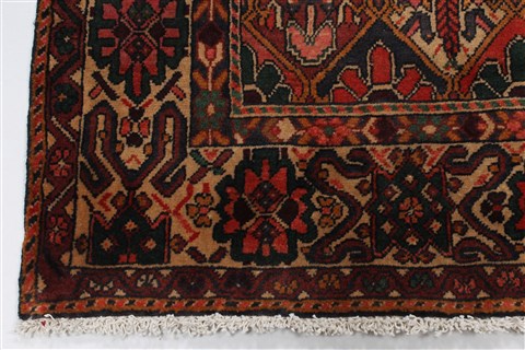 Bakhtiar Beige Hand Knotted 67 X 100 Area Rug 100-27894 Image 9